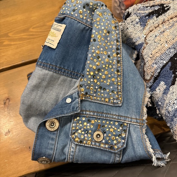 Parisian Collection Studded Rhinestone Denim Vest - Medium - Picture 3 of 6